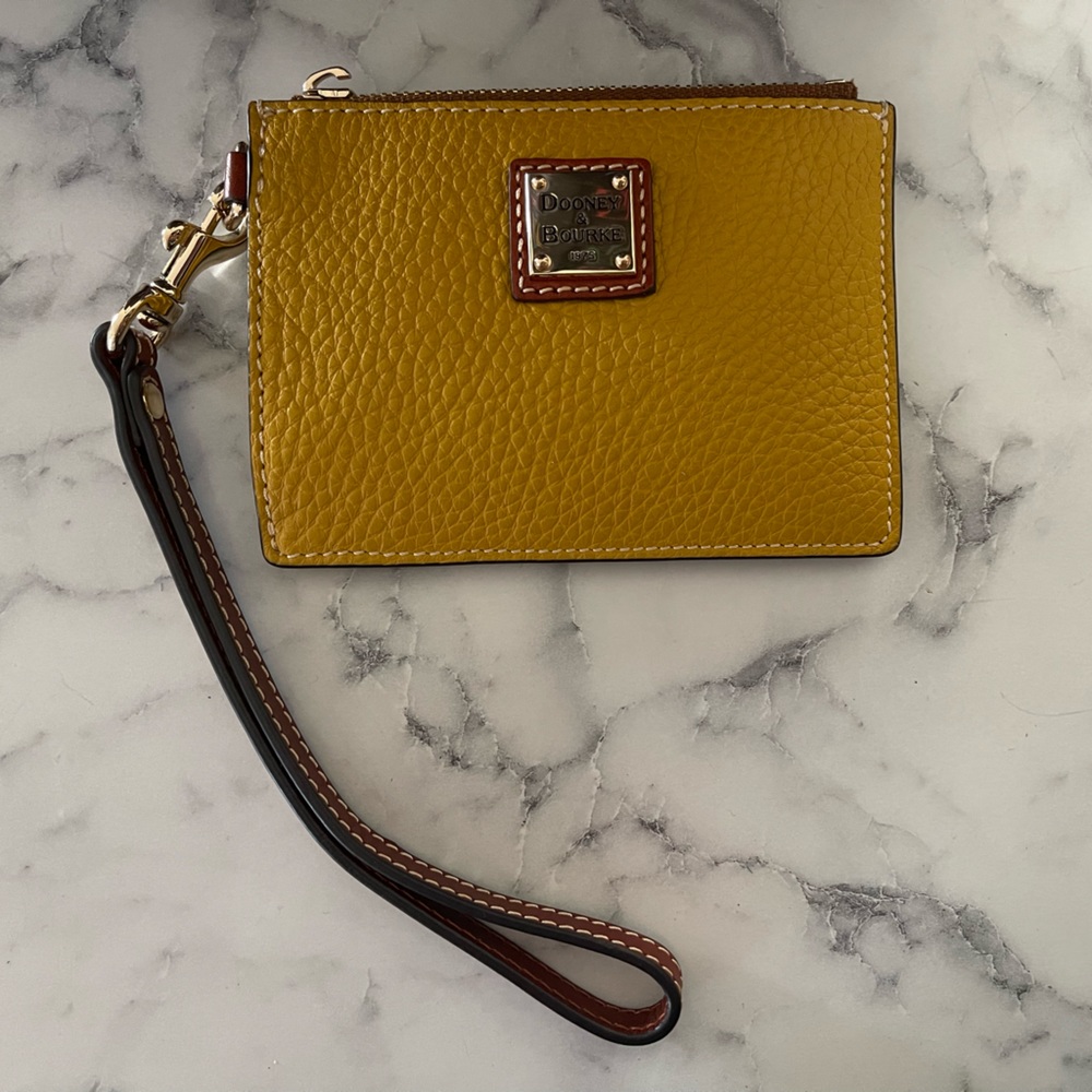 Dooney & Bourke Pebble Grain Top Zip Card Case Wristlet